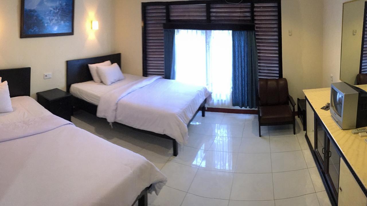 Uni Beach Hotel Pangandaran Zewnętrze zdjęcie