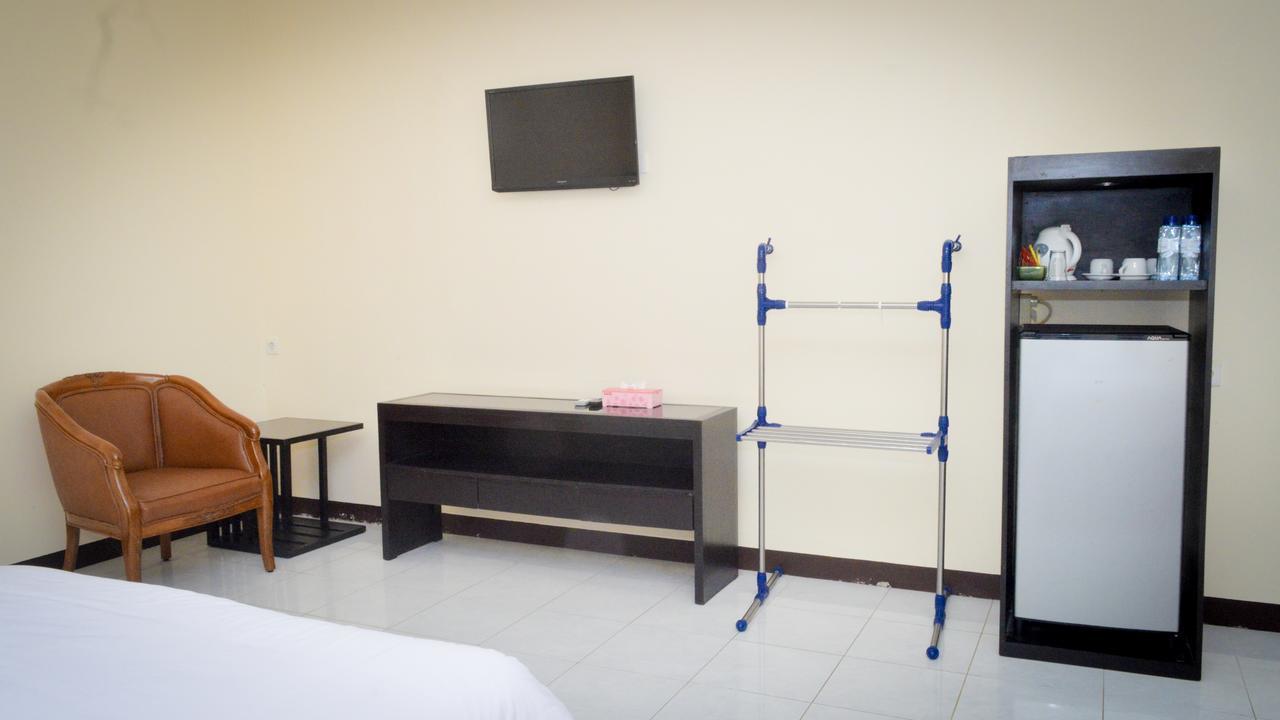 Uni Beach Hotel Pangandaran Pokój zdjęcie