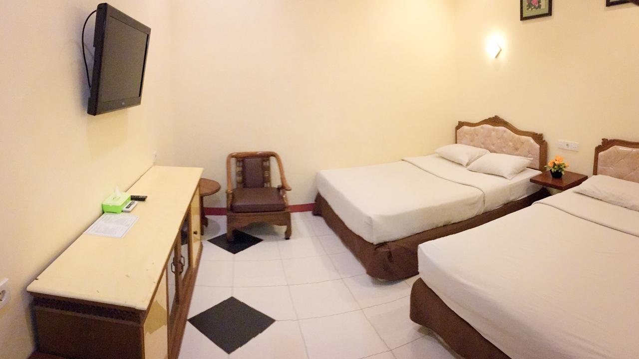 Uni Beach Hotel Pangandaran Pokój zdjęcie